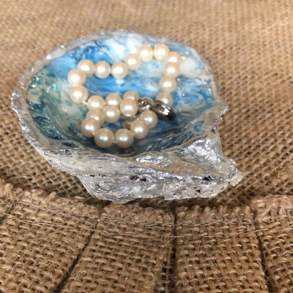 Oyster Shell Ring & Trinket Dish - Picture 4 of 9